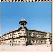 http://destinationsindia.com/images/new-images/palaces-of-india/darbargarh-morvi.jpg
